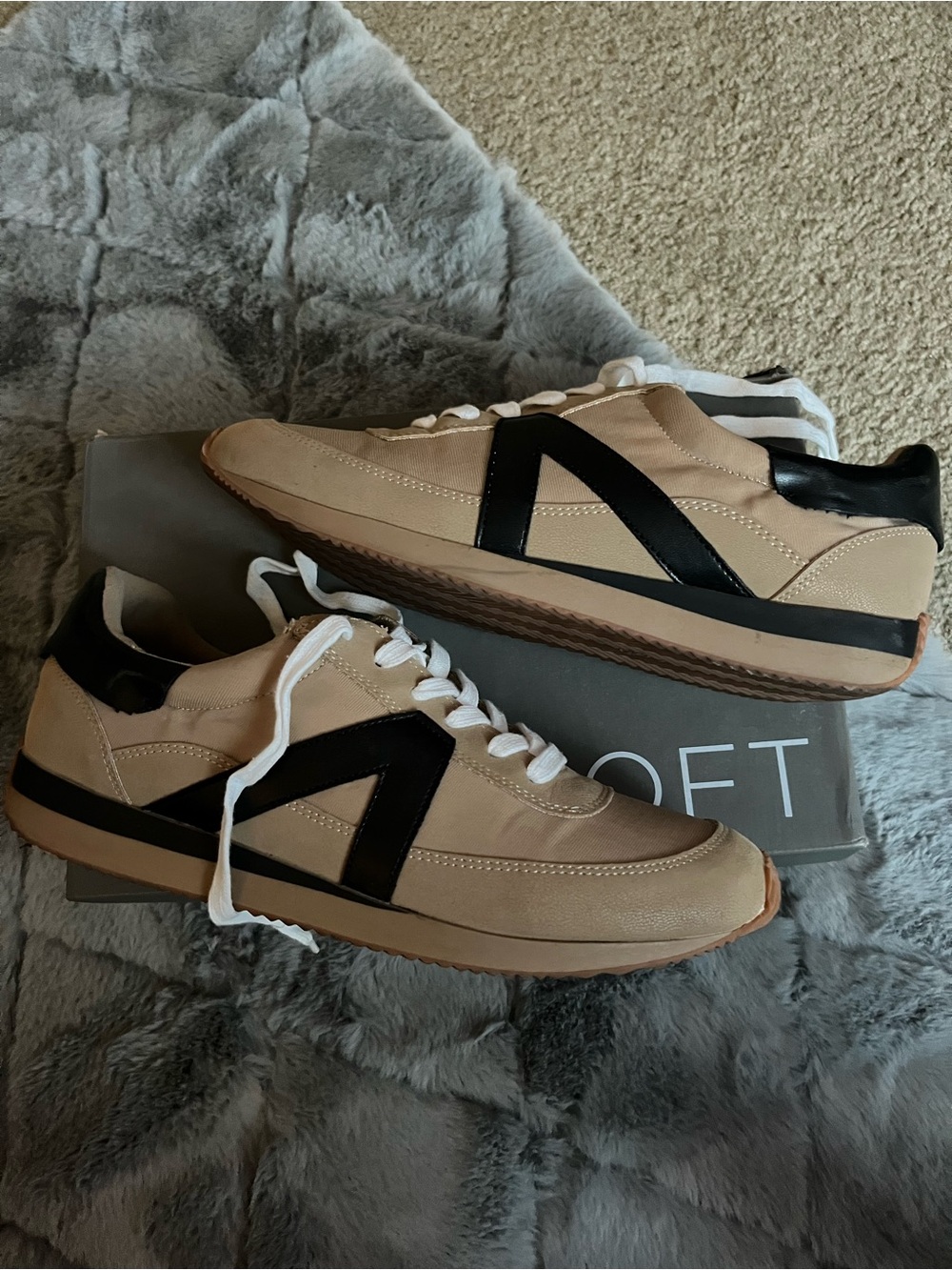 LOFT Classic Camel Lace-Up Sneakers | Women’s Size 8.5 | Everyday Trainer